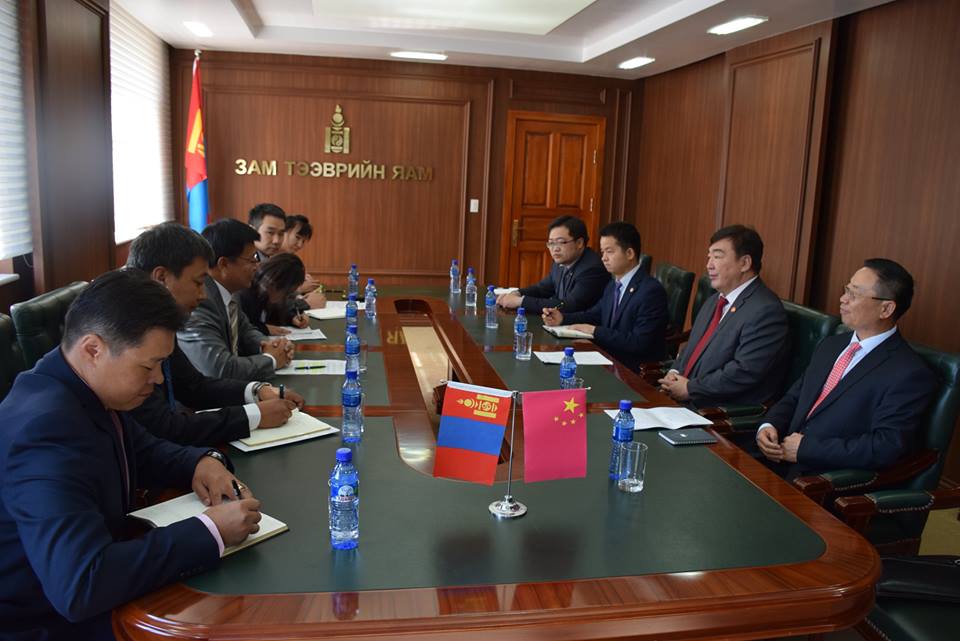   Зам, тээврийн хөгжлийн сайд Д.Ганбат БНХАУ-аас Монгол Улсад суугаа  Онц бөгөөд Бүрэн Эрхт Элчин сайд Шин Хайминыг хүлээн авч уулзлаа