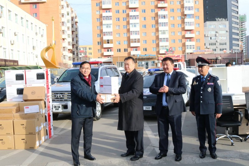 Монгол Улсын Засгийн газар “Замын хөдөлгөөний аюулгүй байдлыг хангах үндэсний стратеги, төлөвлөгөө батлан Үндэсний хороо байгуулж, Зам тээврийн хөгжлийн сайд ахлан ажиллаж байна.