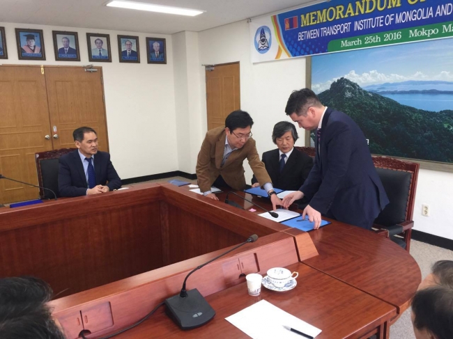 Монгол Улсын Тээврийн дээд сургууль, БНСУ-ын “Мокпо” Далайн үндэсний их сургуультай харилцан ойлголцлын санамж бичгийг байгууллаа.